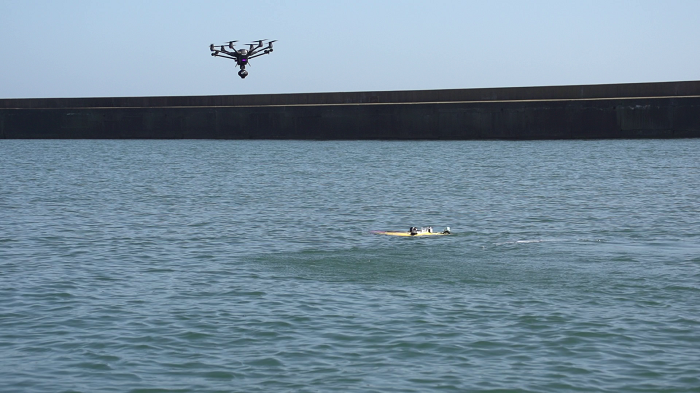 Drohne und Unterwasserroboter im Einsatz